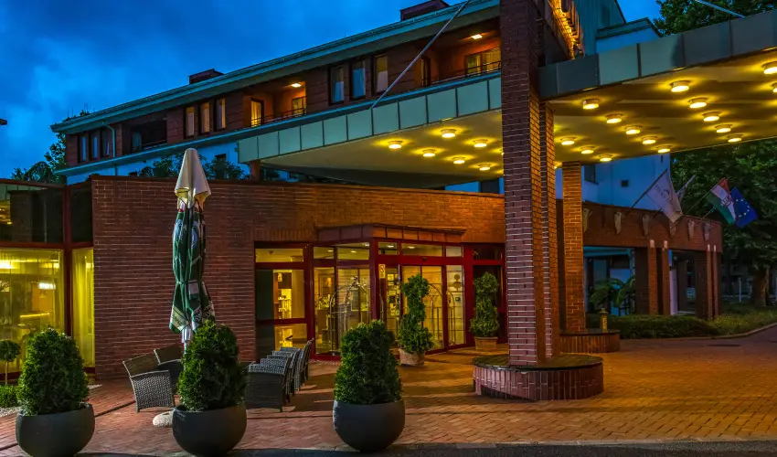 Dr�va Hotel Thermal Resort Hark�ny - M�rcius 15.