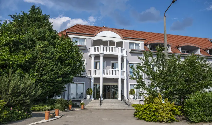 Duna Relax Hotel R�ckeve - M�rcius 15. (min. 2 �j)