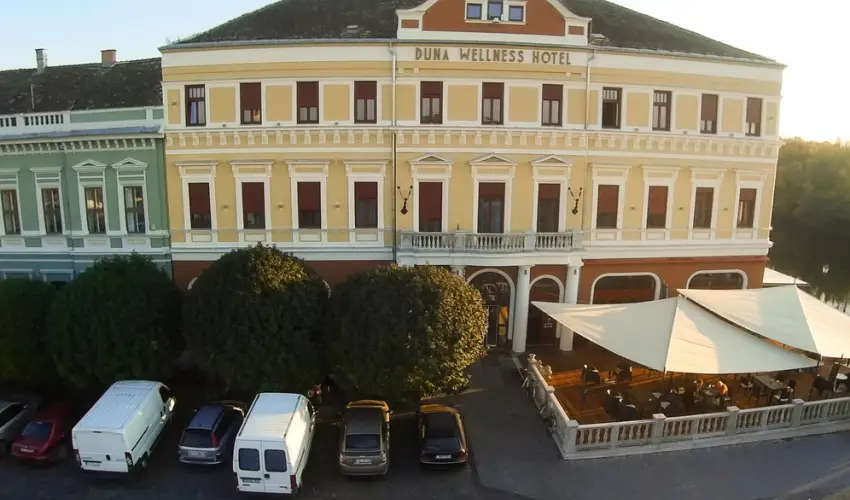 Duna Wellness Hotel Baja - M�rcius 15. 