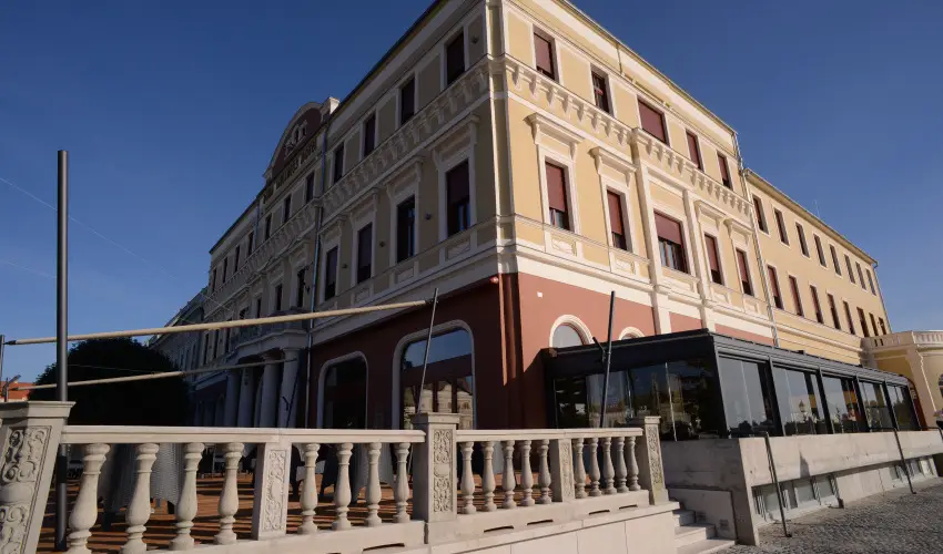 Duna Wellness Hotel Baja - M�rcius 15. 