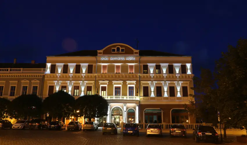 Duna Wellness Hotel Baja - M�rcius 15. 