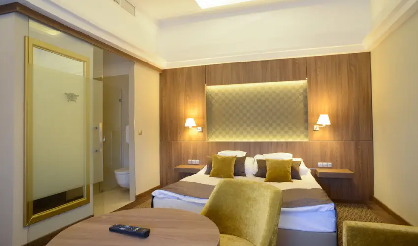 Duna Wellness Hotel Baja - M�rcius 15. 