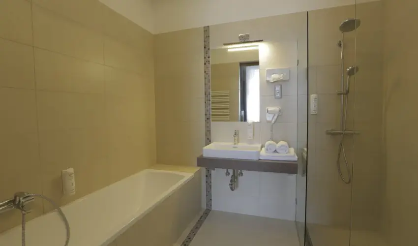 Duna Wellness Hotel Baja - M�rcius 15. 