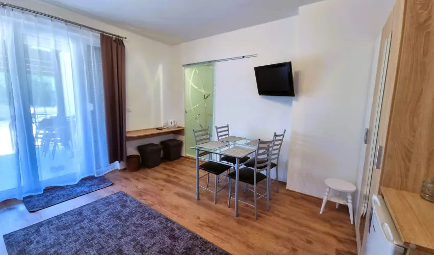 Duna-Beach Apartman Kimle - M�rcius 15. (min. 2 �j)