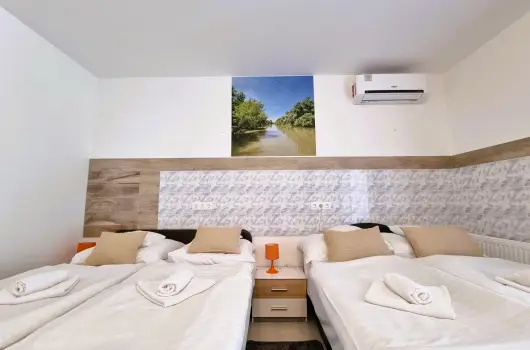 Duna-Beach Apartman - M�rcius 15. (min. 2 �j)