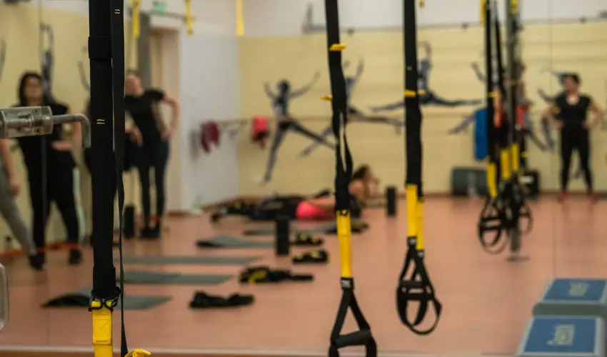 Eleven Business & Sport Hotel J�sz�roksz�ll�s - M�rcius 15. 