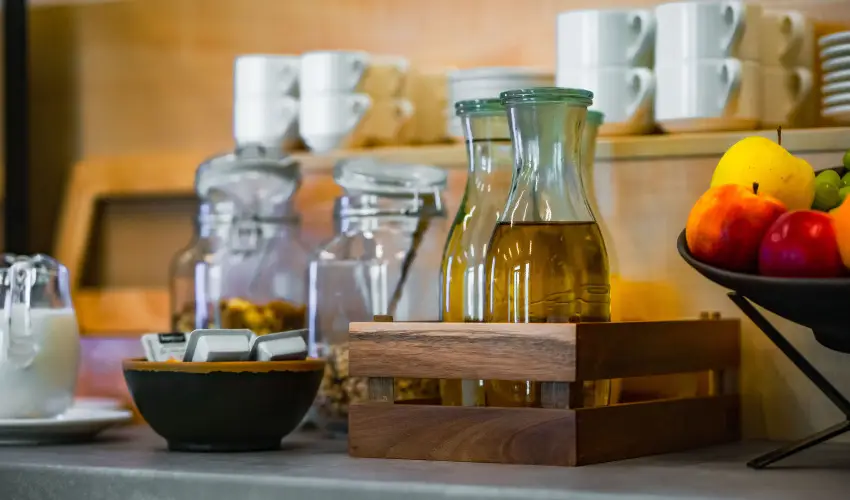 Eleven Business & Sport Hotel J�sz�roksz�ll�s - M�rcius 15. 