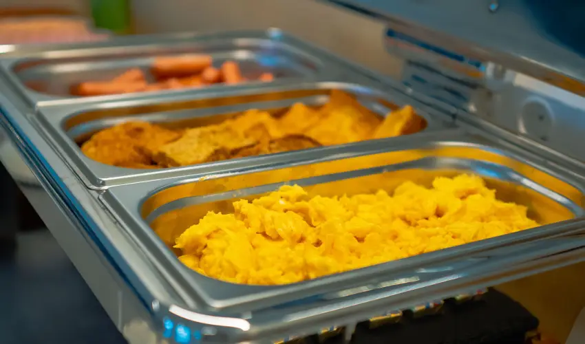 Eleven Business & Sport Hotel J�sz�roksz�ll�s - M�rcius 15. 