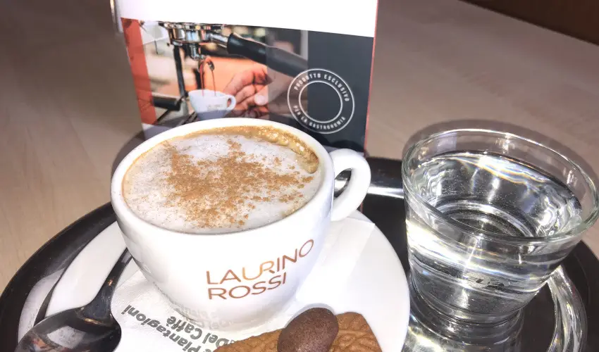 Eleven Business & Sport Hotel J�sz�roksz�ll�s - M�rcius 15. 