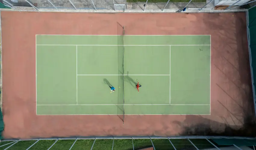 Eleven Business & Sport Hotel J�sz�roksz�ll�s - M�rcius 15. 