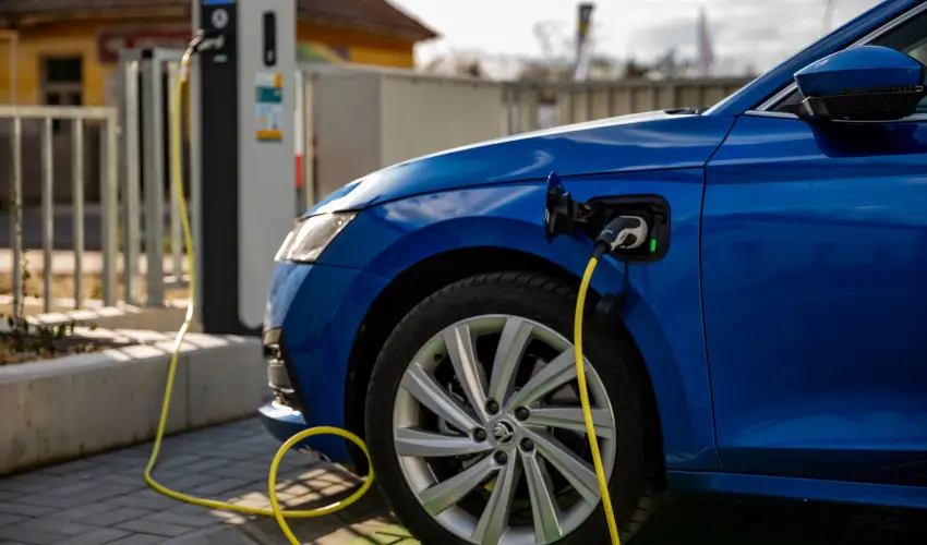 Eleven Business & Sport Hotel J�sz�roksz�ll�s - M�rcius 15. 