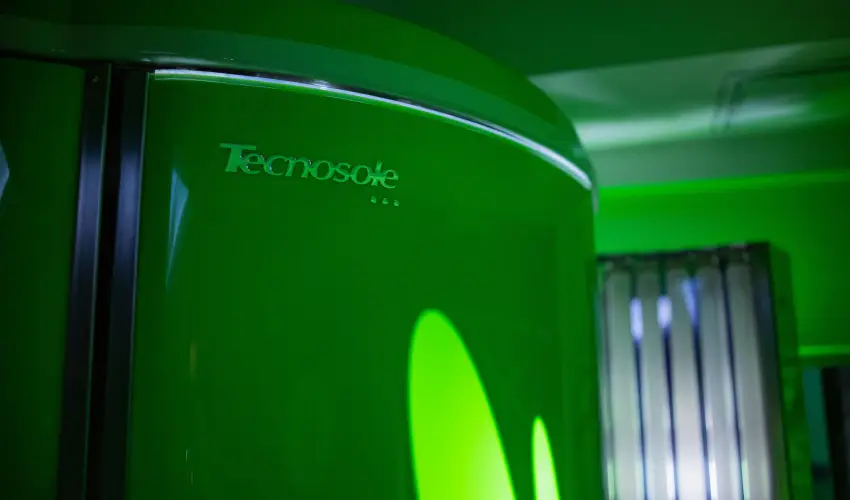 Eleven Business & Sport Hotel J�sz�roksz�ll�s - M�rcius 15. 