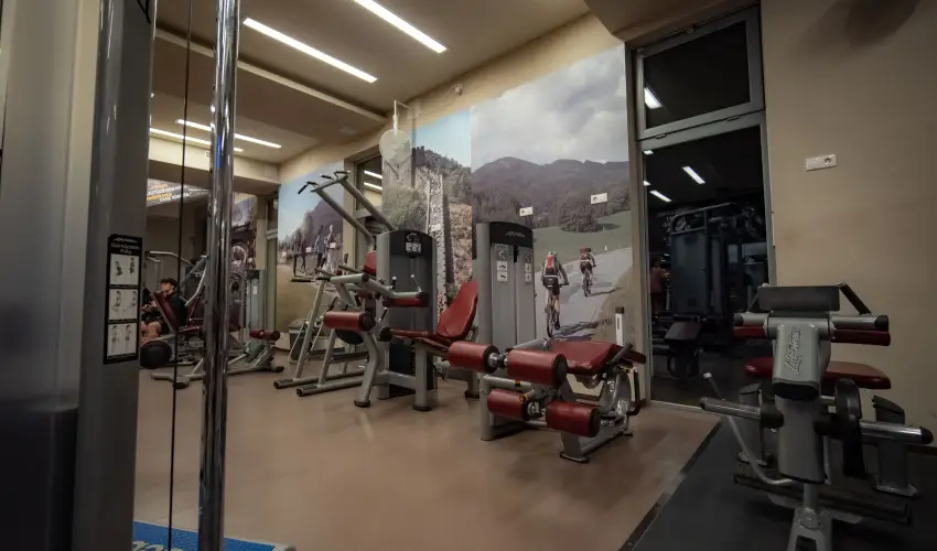 Eleven Business & Sport Hotel J�sz�roksz�ll�s - M�rcius 15. 