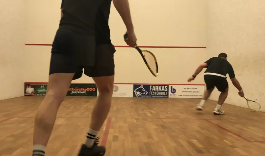 Eleven Business & Sport Hotel J�sz�roksz�ll�s - M�rcius 15. 