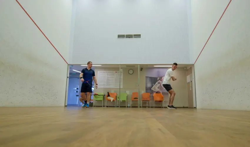 Eleven Business & Sport Hotel J�sz�roksz�ll�s - M�rcius 15. 