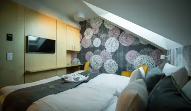 Eleven Business & Sport Hotel J�sz�roksz�ll�s