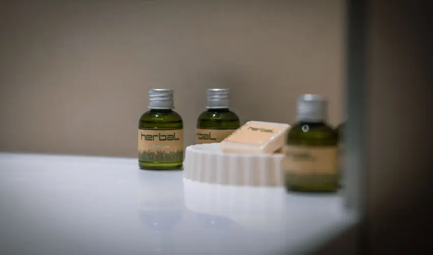 Eleven Business & Sport Hotel J�sz�roksz�ll�s - M�rcius 15. 