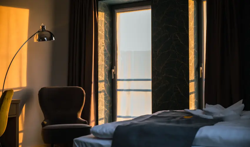 Eleven Business & Sport Hotel J�sz�roksz�ll�s - M�rcius 15. 