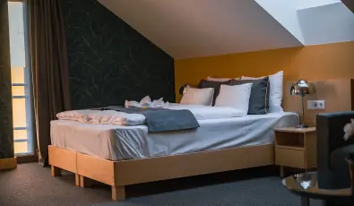 Eleven Business & Sport Hotel J�sz�roksz�ll�s