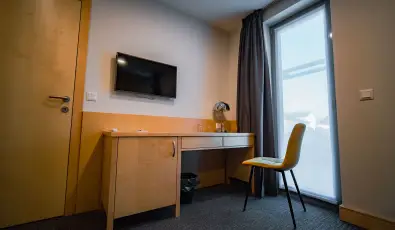 Eleven Business & Sport Hotel J�sz�roksz�ll�s