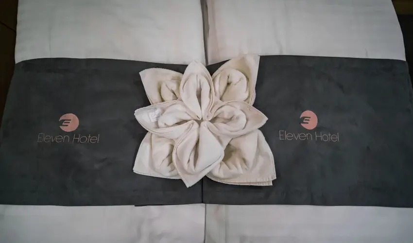 Eleven Business & Sport Hotel J�sz�roksz�ll�s - M�rcius 15. 