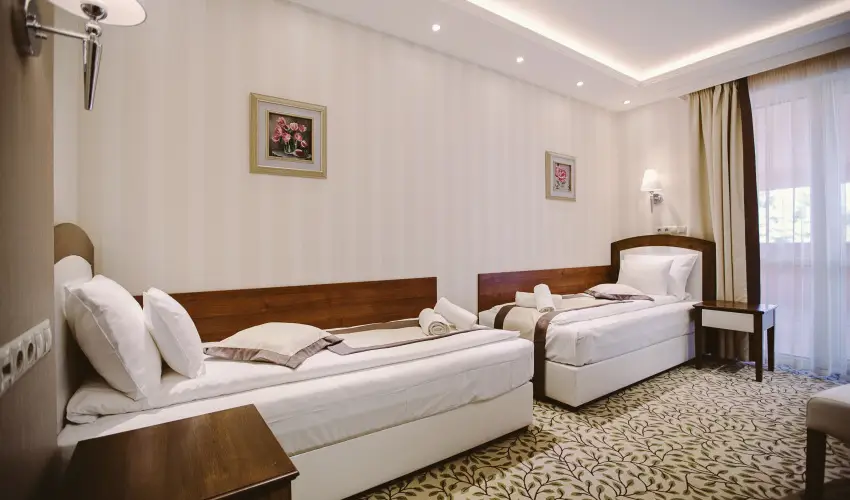 Elix�r Medical Wellness Hotel M�rahalom - M�rcius 15. (min. 2 �j)