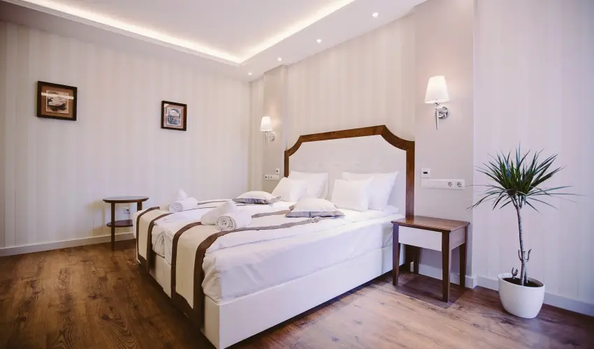 Elix�r Medical Wellness Hotel M�rahalom - M�rcius 15. (min. 2 �j)
