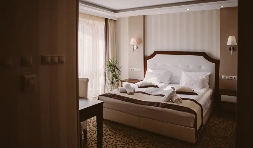 Elix�r Medical Wellness Hotel M�rahalom - M�rcius 15. (min. 2 �j)