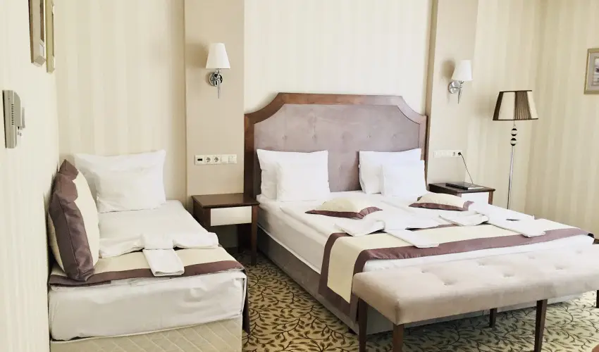 Elix�r Medical Wellness Hotel M�rahalom - M�rcius 15. (min. 2 �j)