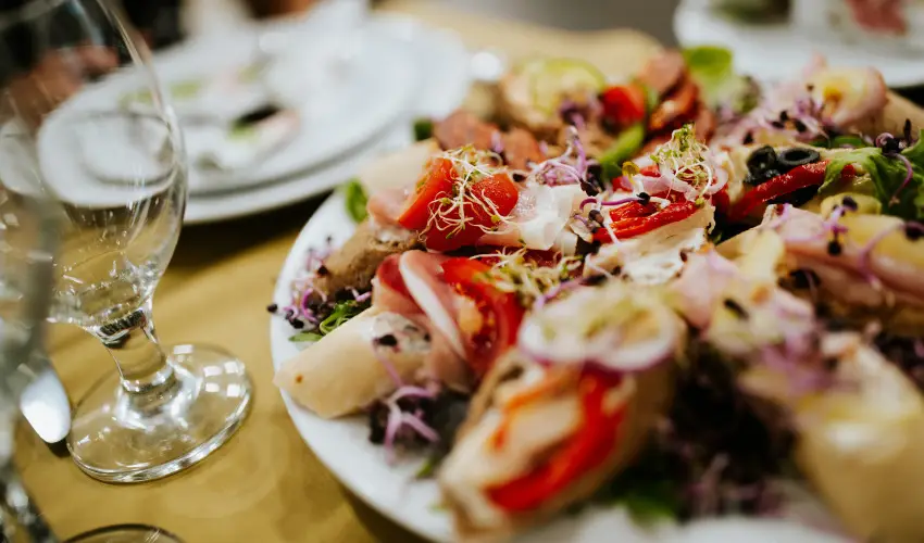 Elix�r Medical Wellness Hotel M�rahalom - M�rcius 15. (min. 2 �j)