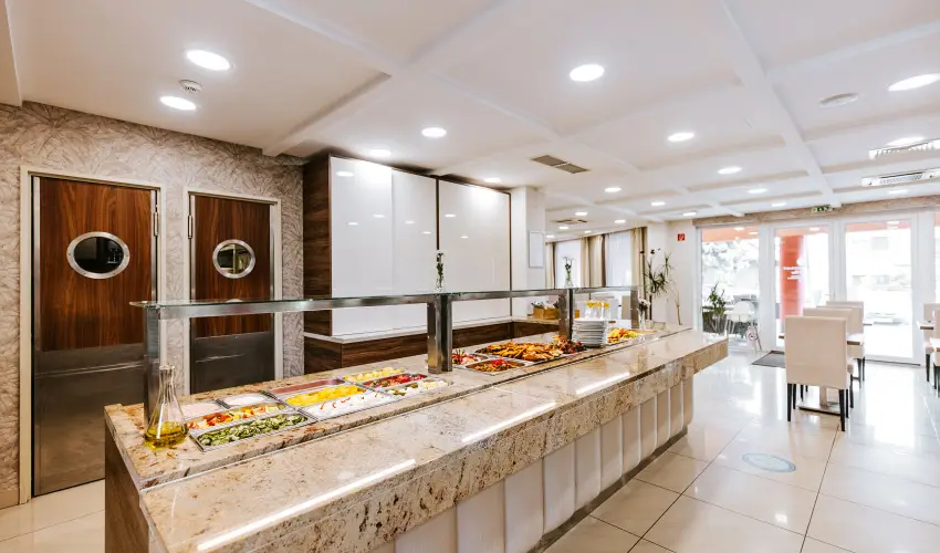 Elix�r Medical Wellness Hotel M�rahalom - M�rcius 15. (min. 2 �j)