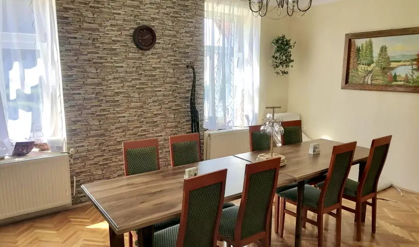 �lm�ny Vend�gh�z Csurg� - M�rcius 15.