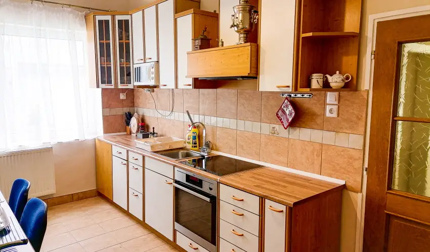 �lm�ny Vend�gh�z Csurg� - M�rcius 15.