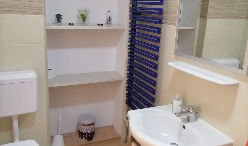 �lm�ny Vend�gh�z Csurg� - M�rcius 15.