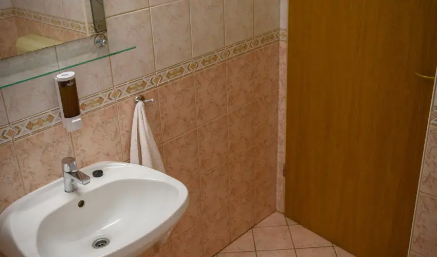 Erika Apartman S�rv�r - M�rcius 15.  (min. 3 �j)