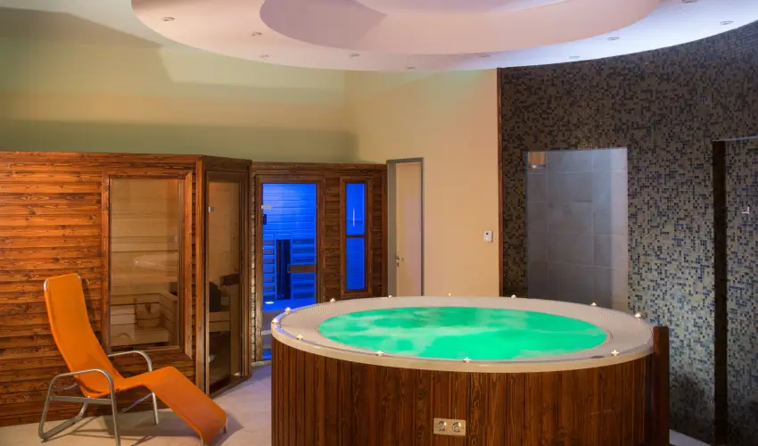 Erzs�bet Kir�lyn� Sz�lloda G�d�ll� - M�rcius 15. 