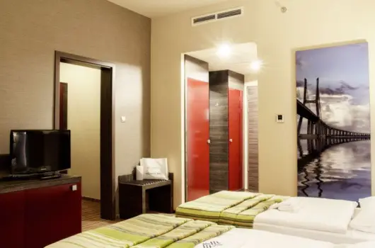 ETO Park Hotel Superior Business & Stadium - M�rcius 15. 