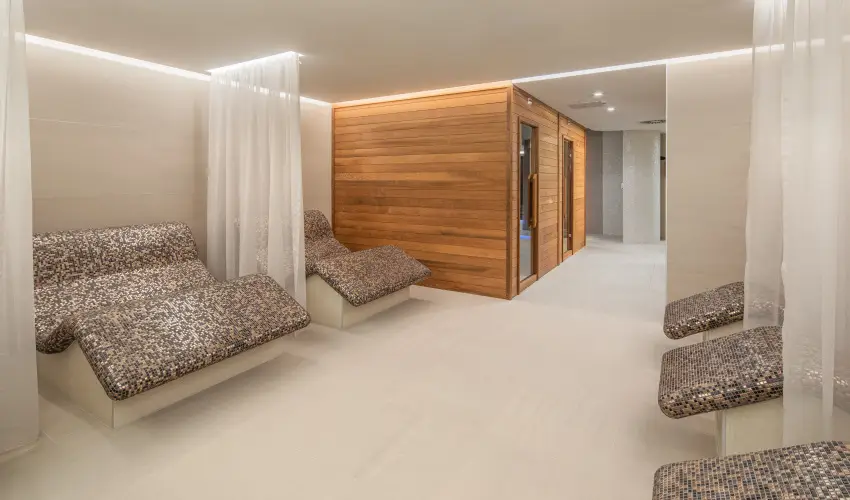 Fagus Hotel Sopron - M�rcius 15. (min. 3 �j)