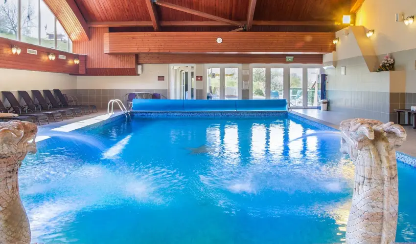 Fried Kast�ly Hotel Simontornya - M�rcius 15.  - teljes el�refizet�ssel (min. 2 �j)