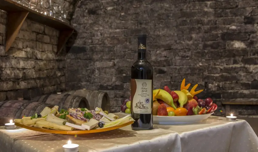 Fried Kast�ly Hotel Simontornya - M�rcius 15.  - teljes el�refizet�ssel (min. 2 �j)