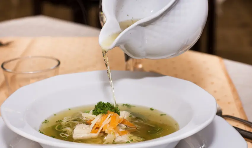 Fried Kast�ly Hotel Simontornya - M�rcius 15.  - teljes el�refizet�ssel (min. 2 �j)
