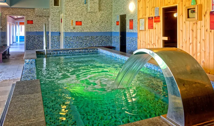 Fried Kast�ly Hotel Simontornya - M�rcius 15.  - teljes el�refizet�ssel (min. 2 �j)
