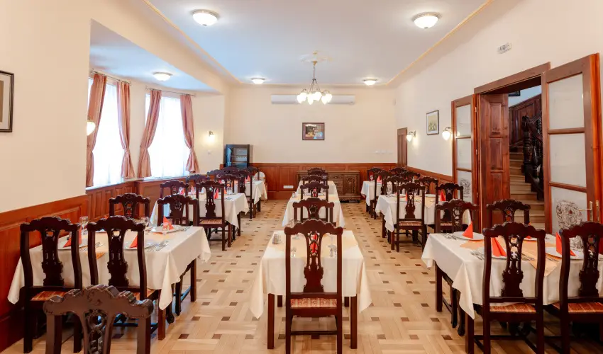Fried Kast�ly Hotel Simontornya - M�rcius 15.  - teljes el�refizet�ssel (min. 2 �j)