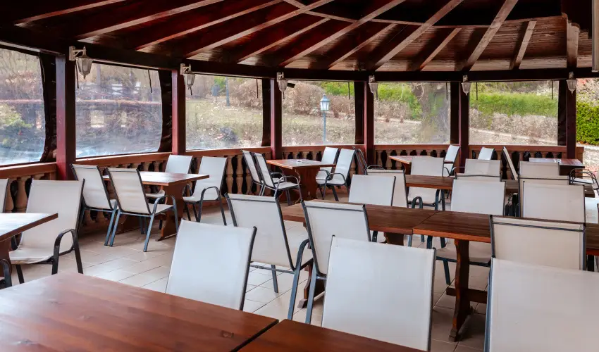 Fried Kast�ly Hotel Simontornya - M�rcius 15.  - teljes el�refizet�ssel (min. 2 �j)