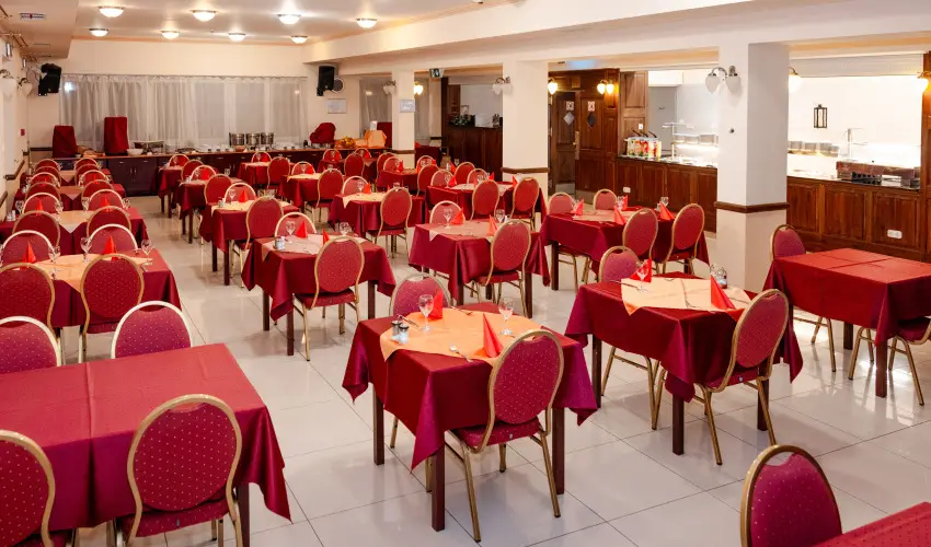 Fried Kast�ly Hotel Simontornya - M�rcius 15.  - teljes el�refizet�ssel (min. 2 �j)