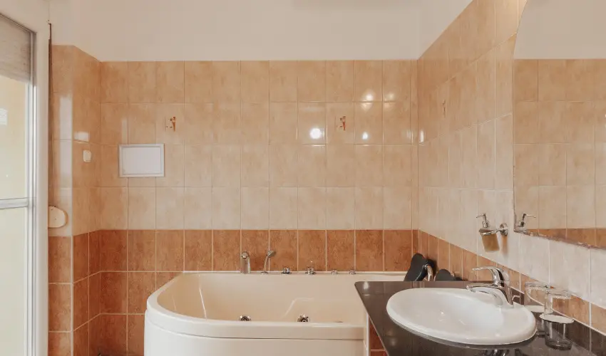 Fried Kast�ly Hotel Simontornya - M�rcius 15.  - teljes el�refizet�ssel (min. 2 �j)