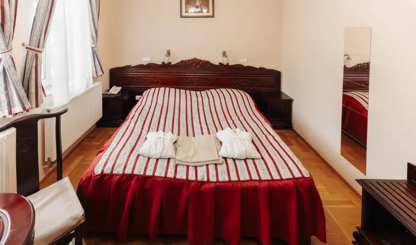 Fried Kast�ly Hotel Simontornya - M�rcius 15.  - teljes el�refizet�ssel (min. 2 �j)