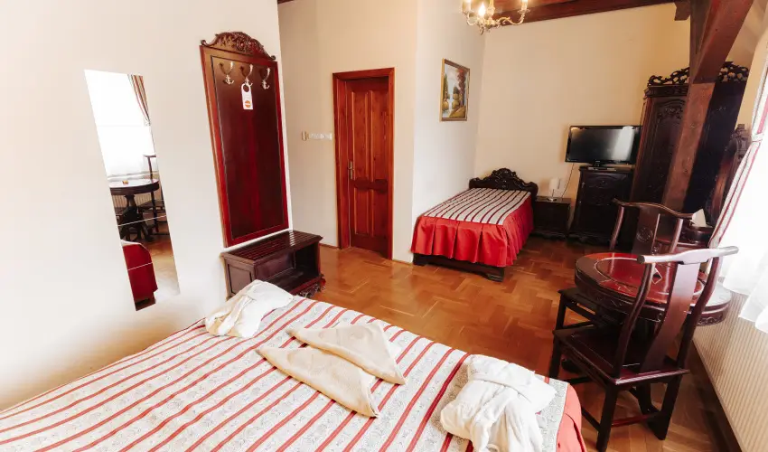 Fried Kast�ly Hotel Simontornya - M�rcius 15.  - teljes el�refizet�ssel (min. 2 �j)