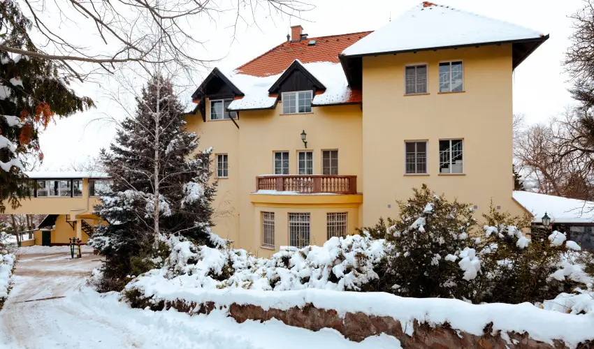 Fried Kast�ly Hotel Simontornya - M�rcius 15.  - teljes el�refizet�ssel (min. 2 �j)