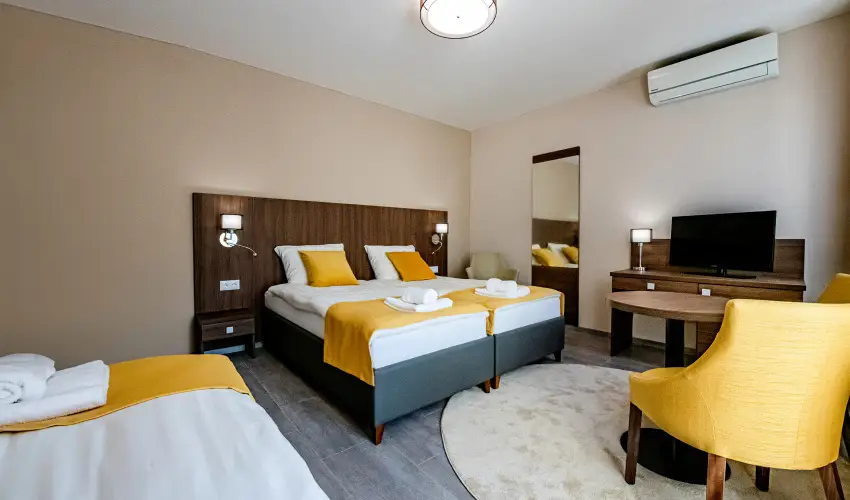 F�rd� Hotel Zalakaros - M�rcius 15. (min. 2 �j)